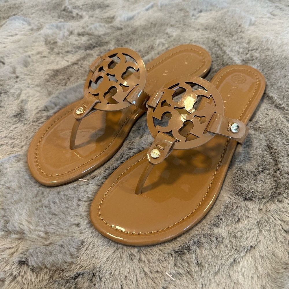 Tory Burch Patent Miller Sandals NWT - Picture 5 of 10